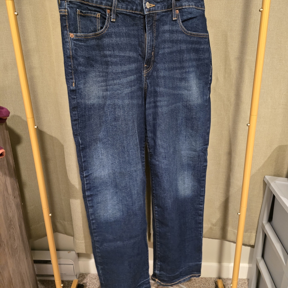 Old Navy Women's Straight Leg Jeans in Blue